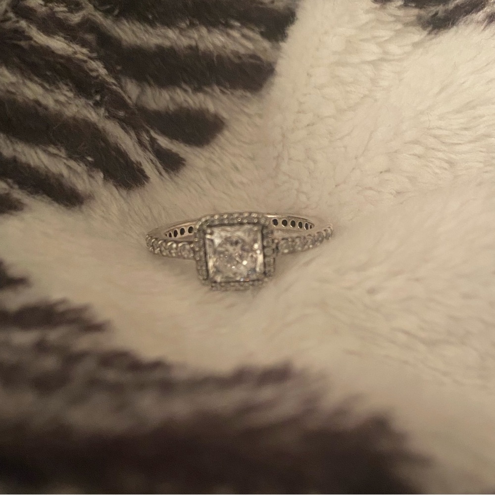 Pandora ring silver